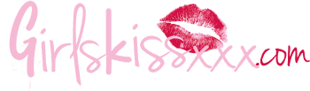 Girls Kiss xxx